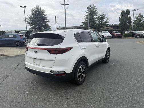 Snow White Pearl 2021 Kia Sportage LX
