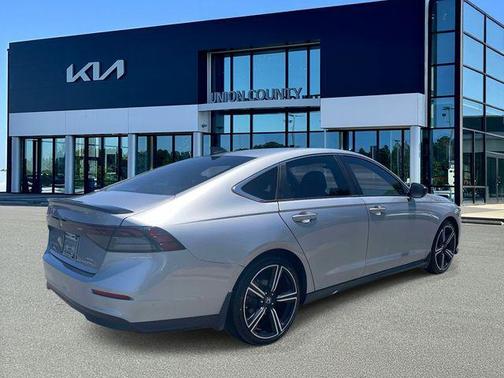Lunar Silver Metallic 2023 Honda Accord Hybrid Sport