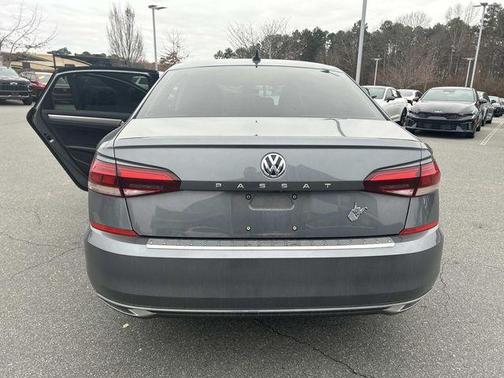 2021 Volkswagen Passat 2.0T SE