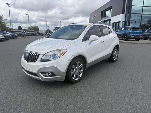 White Pearl Tricoat 2016 Buick Encore Leather