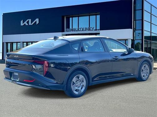 2025 Kia K4 LX