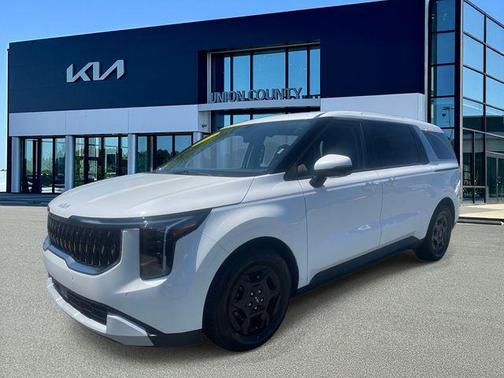 Snow White Pearl 2025 Kia Carnival LXS