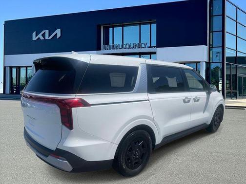 Snow White Pearl 2025 Kia Carnival LXS