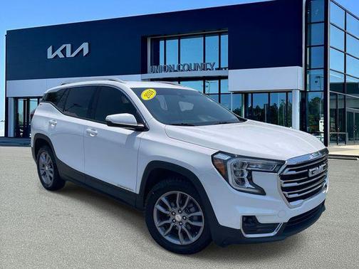 Summit White 2024 GMC Terrain SLT
