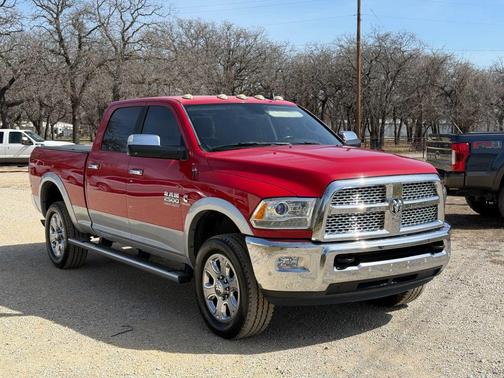 2017 RAM 2500 Laramie Crew Cab 4x4 6'4' Box