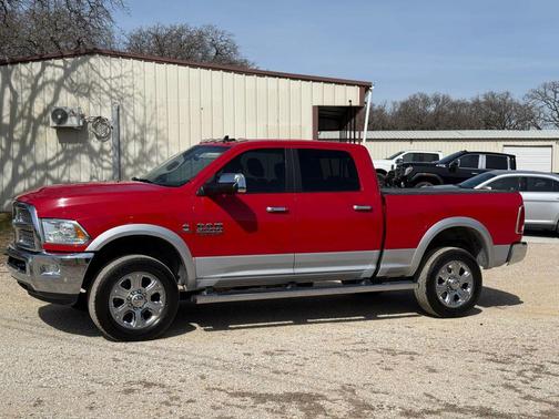 2017 RAM 2500 Laramie Crew Cab 4x4 6'4' Box