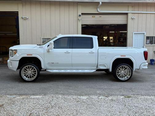 2021 GMC Sierra 2500 AT4