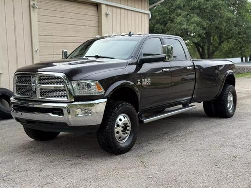 2017 RAM 3500 Laramie Crew Cab 4x4 8' Box