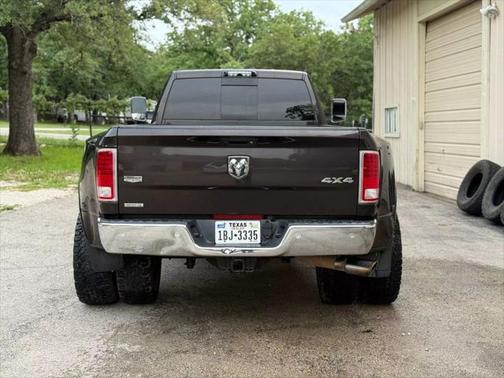 2017 RAM 3500 Laramie Crew Cab 4x4 8' Box