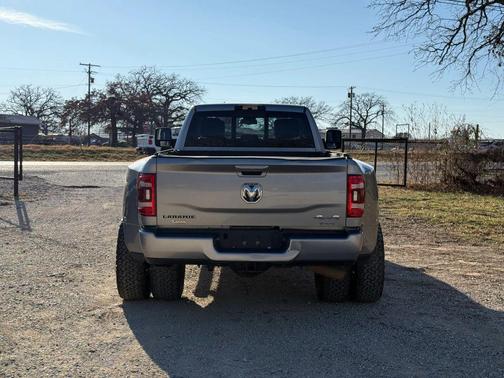 2023 RAM 3500 Laramie Crew Cab 4x4 8' Box