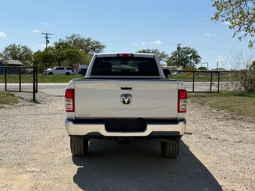Bright White Clearcoat 2020 RAM 2500 Big Horn Crew Cab 4x4 8' Box