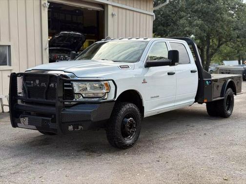 2022 RAM 3500 Tradesman Crew Cab 4x4 8' Box
