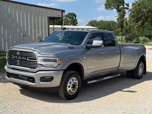 Billet Silver Metallic Clearcoat 2022 RAM 3500 Laramie Crew Cab 4x4 8' Box