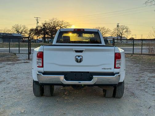 2019 RAM 3500 Big Horn Crew Cab 4x4 8' Box