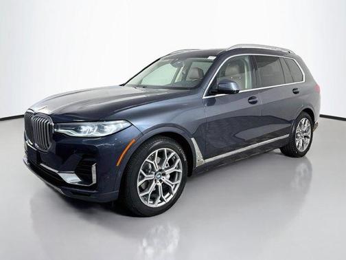 Metallic 2022 BMW X7 xDrive40i