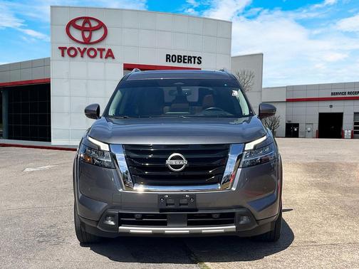 2022 Nissan Pathfinder Platinum 4WD