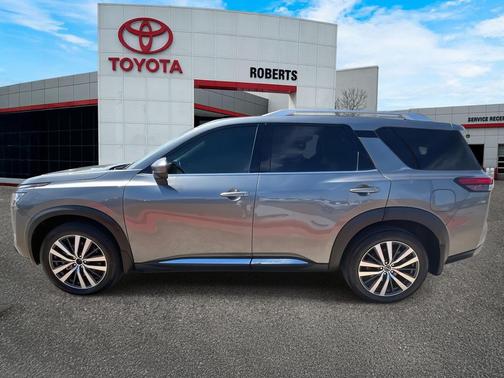 2022 Nissan Pathfinder Platinum 4WD