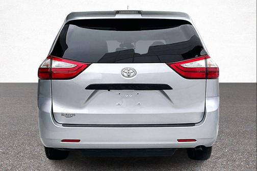 2019 Toyota Sienna SE