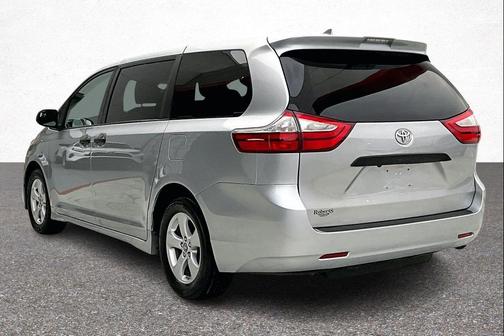 2019 Toyota Sienna SE