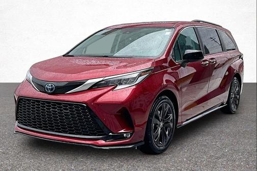 2022 Toyota Sienna XSE 7 Passenger
