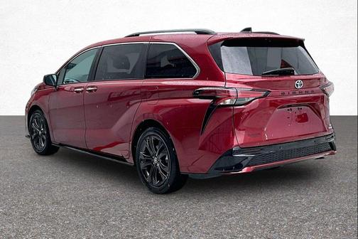 2022 Toyota Sienna XSE 7 Passenger