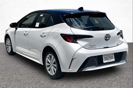 Wind Chill Pearl/Midnight Black Metallic 2026 Toyota Corolla SE