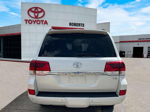 2020 Toyota Land Cruiser Base