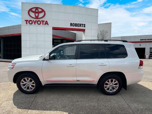 2020 Toyota Land Cruiser Base