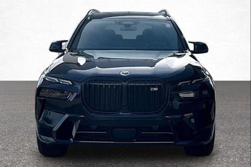 2023 BMW X7 M60i