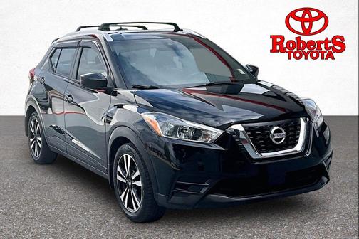 Super Black 2020 Nissan Kicks SV