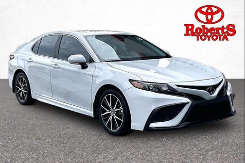 Ice Edge 2023 Toyota Camry SE