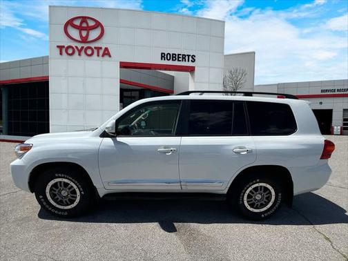 2015 Toyota Land Cruiser Base