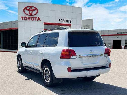 2015 Toyota Land Cruiser Base