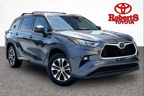 Magnetic Gray Metallic 2020 Toyota Highlander XLE