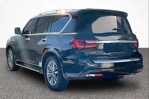 2023 INFINITI QX80 Luxe