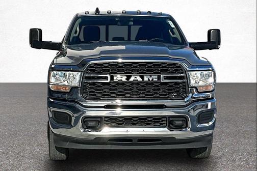 2020 RAM 3500 Tradesman Crew Cab 4x4 8' Box