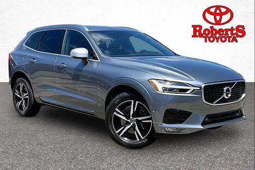Gray Metallic 2018 Volvo XC60 T6 R-Design