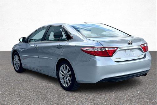 2017 Toyota Camry Hybrid XLE