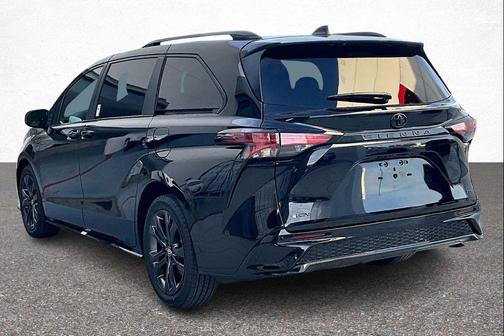 2026 Toyota Sienna XSE 7 Passenger