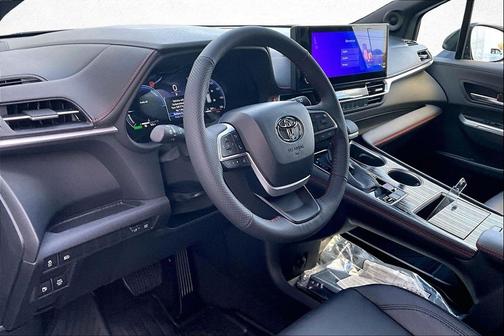 2026 Toyota Sienna XSE 7 Passenger