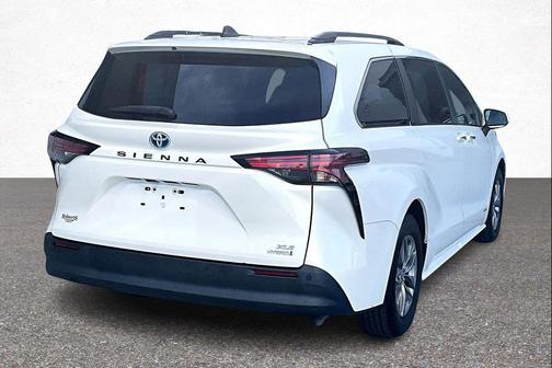 2021 Toyota Sienna XLE 7 Passenger
