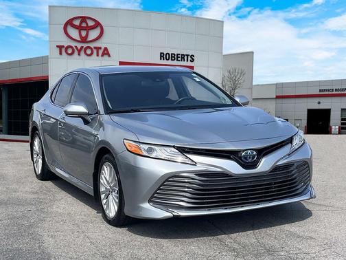 2020 Toyota Camry Hybrid XLE