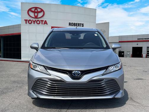 2020 Toyota Camry Hybrid XLE