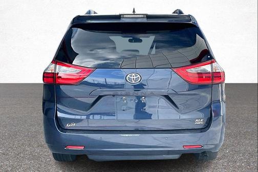 2020 Toyota Sienna XLE Premium