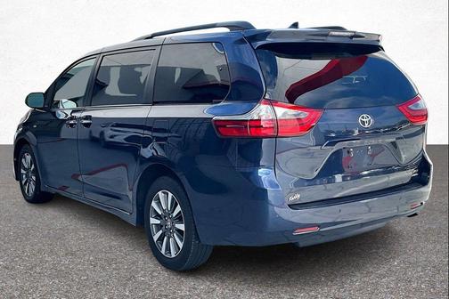 2020 Toyota Sienna XLE Premium