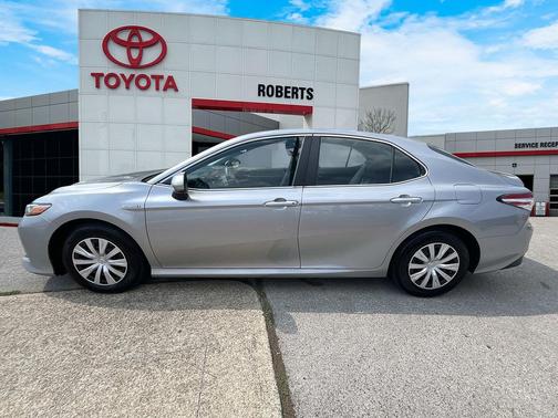 2019 Toyota Camry Hybrid LE