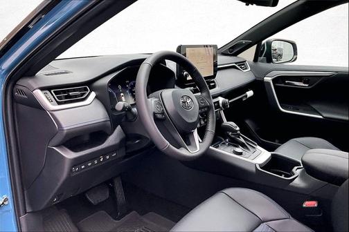2025 Toyota RAV4 Hybrid SE
