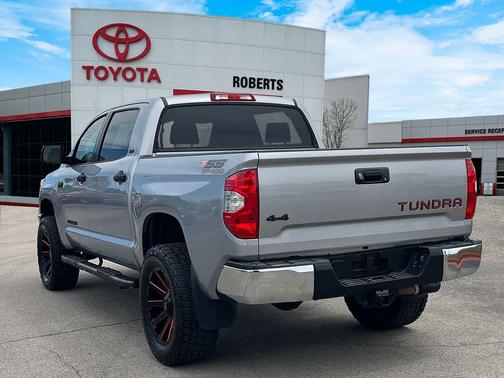 2017 Toyota Tundra SR5