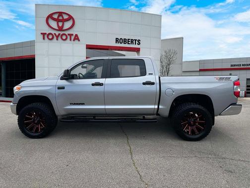 2017 Toyota Tundra SR5