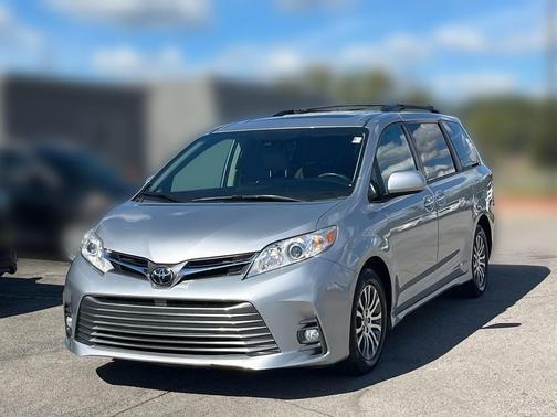 2020 Toyota Sienna XLE Premium